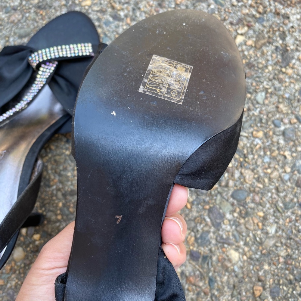 Pre-Loved Roland Cartier Heels - Picture 4 of 4